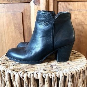 Gianni Bini Women’s Black Leather Heeled Ankle Boot Size 8